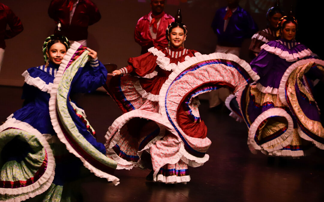 Celebran el orgullo de ser mexicanos en el Teatro Nazas