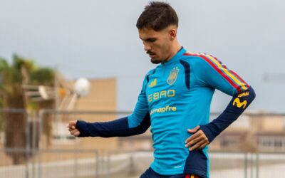 El gol de España es blanquiazul con Roberto y Chupete
