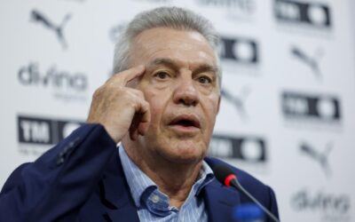 Javier Aguirre: “La gente está expectante a ver si este mexicano le da la vuelta al Valencia»