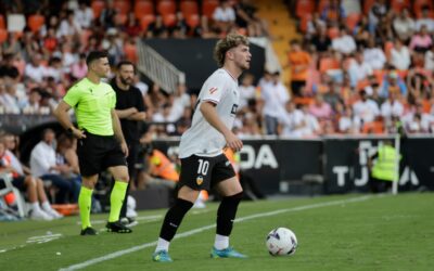 El Liverpool chequea la cesión de Elliott en Valencia