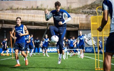 Álex Remiro negocia como titular