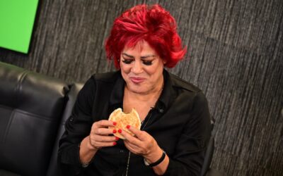 ‘Pimpi’ visita El Siglo y es recibida con un manjar de su tierra