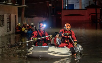 El huracán Simón baja a categoría 3 y la tormenta Rachel deja inundaciones y un muerto en Baja California