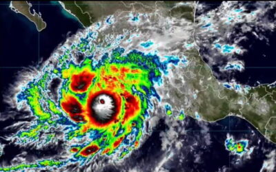 Huracán Simón amenaza las costas del Pacífico; autoridades activan suspensión de actividades en cuatro estados
