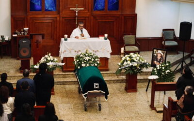 Torreón despide a Edith Nevárez, subdirectora asesinada en Secundaria 13 por ataque de «Los Cuates»
