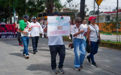 Trabajadores de IMSS Bienestar se unen a protestas; exigen el pago de prestaciones y mejores condiciones laborales