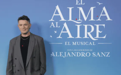 Alejandro Sanz posa por primera vez con sus cuatro hijos y su novia